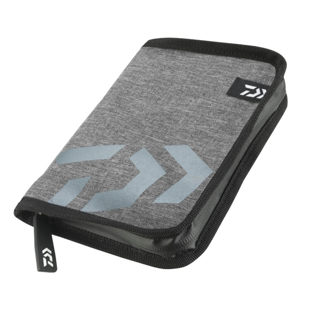 Daiwa D-VEC Document Pouch geschlossen